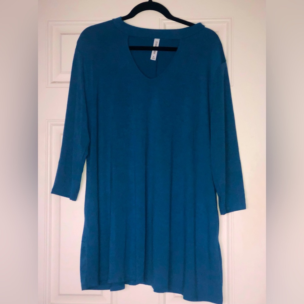 Zenana Premium Women’s tunic style top  size XL boutique item